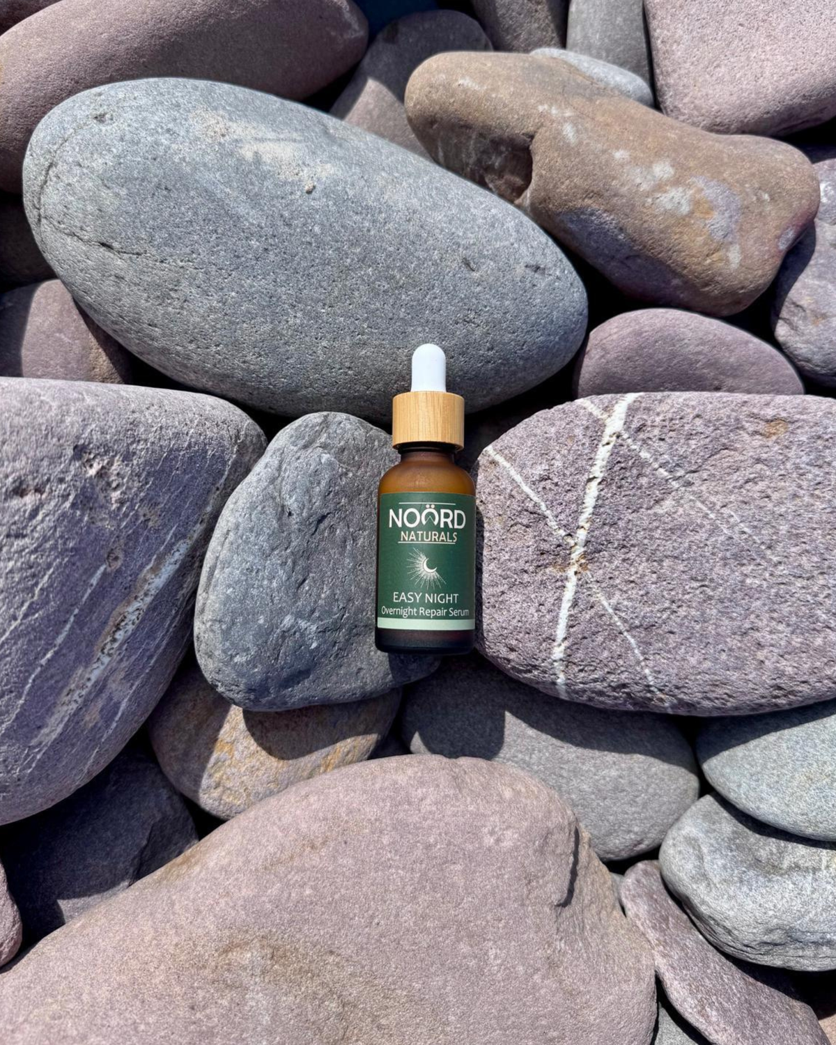 Easy night Serum | Vitamin A . Peptides . Hyaluronic Acid . Nordic Berries